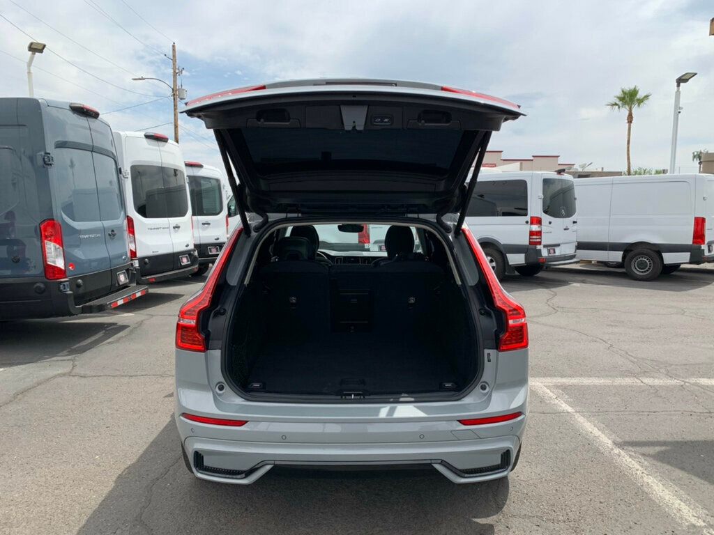 2024 Volvo XC60 Recharge Plug-In Hybrid T8 eAWD PHEV Core Dark Theme Hybrid - 23009811 - 18