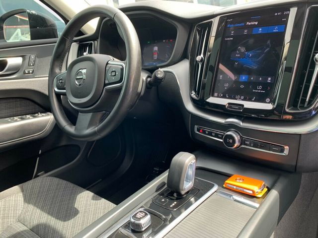 2024 Volvo XC60 Recharge Plug-In Hybrid T8 eAWD PHEV Core Dark Theme Hybrid - 23009811 - 33
