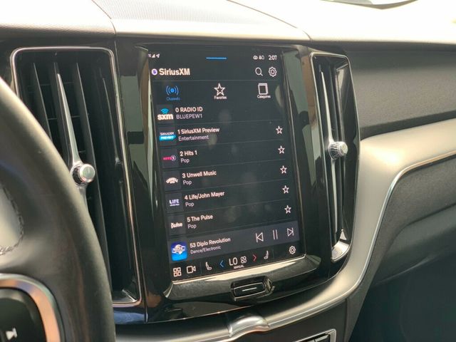 2024 Volvo XC60 Recharge Plug-In Hybrid T8 eAWD PHEV Core Dark Theme Hybrid - 23009811 - 52