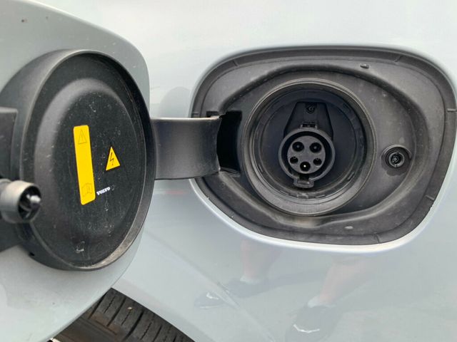 2024 Volvo XC60 Recharge Plug-In Hybrid T8 eAWD PHEV Core Dark Theme Hybrid - 23009811 - 6
