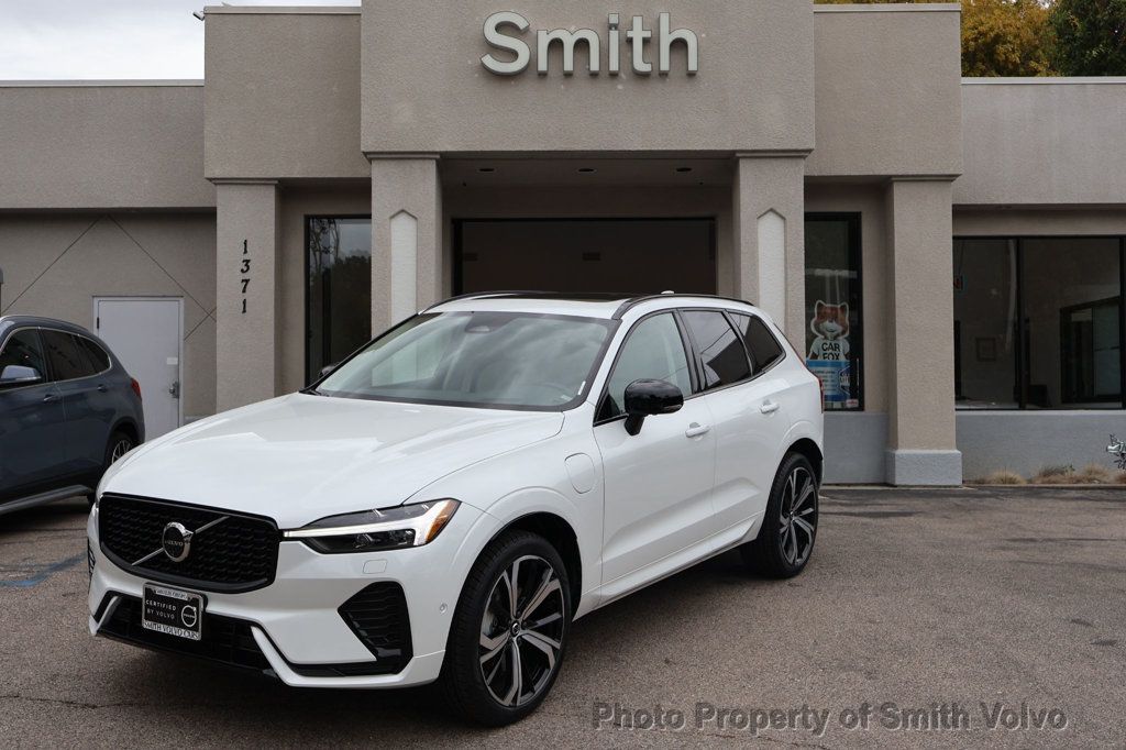 2024 Volvo XC60 Recharge Plug-In Hybrid T8 eAWD PHEV Ultimate Dark Theme - 23102660 | Video 1