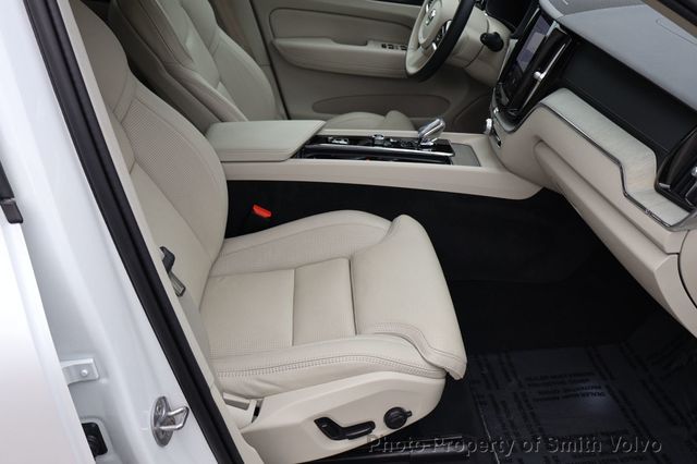 2024 Volvo XC60 Recharge Plug-In Hybrid T8 eAWD PHEV Ultimate Dark Theme - 23102660 - 17
