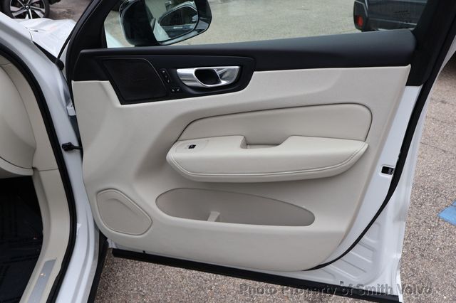 2024 Volvo XC60 Recharge Plug-In Hybrid T8 eAWD PHEV Ultimate Dark Theme - 23102660 - 18