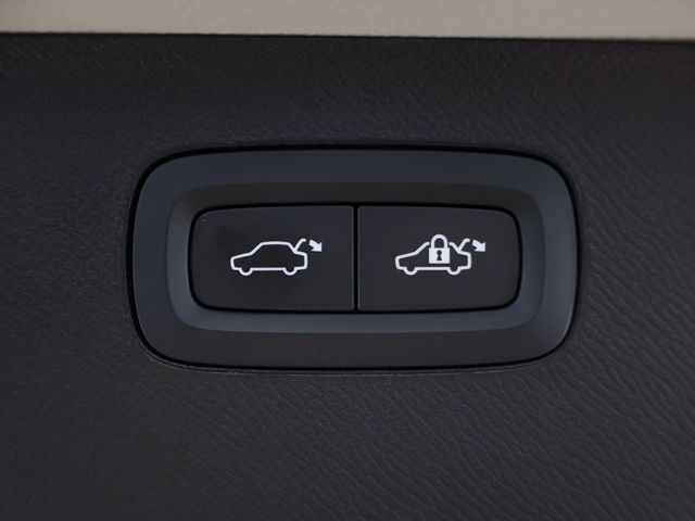 2024 Volvo XC90 B5 AWD Plus Bright Theme 7P - 23051872 - 24