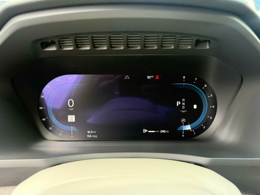 2024 Volvo XC90 B5 AWD Plus photo 2