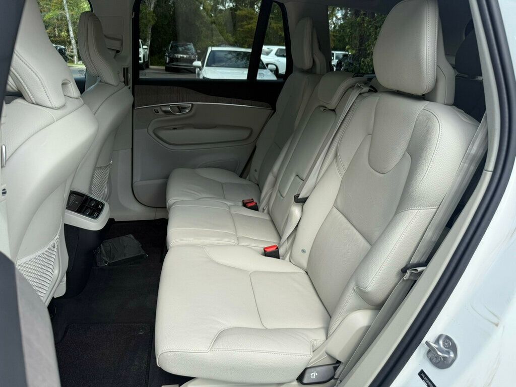 2024 Volvo XC90 B5 AWD Plus photo 7
