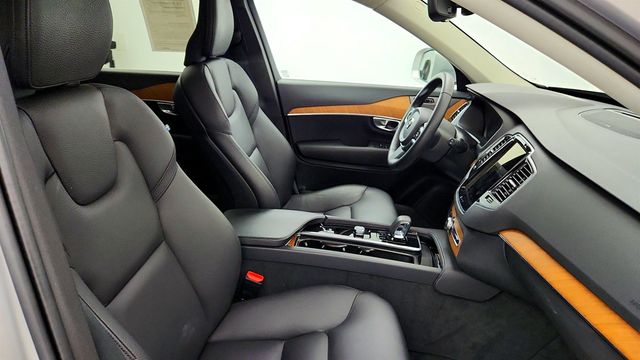 2024 Volvo XC90 B6 AWD Plus Bright Theme 6P w/ harman/kardon Audio & 21'' Wheels - 23033243 - 24