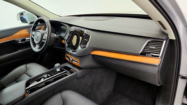 2024 Volvo XC90 B6 AWD Plus Bright Theme 6P w/ harman/kardon Audio & 21'' Wheels - 23033243 - 25