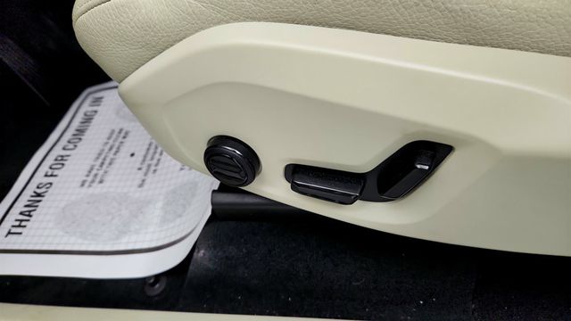 2024 Volvo XC90 B6 AWD Plus Bright Theme 7P - 23035323 - 10