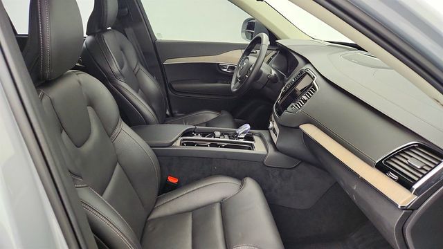 2024 Volvo XC90 B6 AWD Ultimate Bright Theme 7P with Protection Package - 22963454 - 23