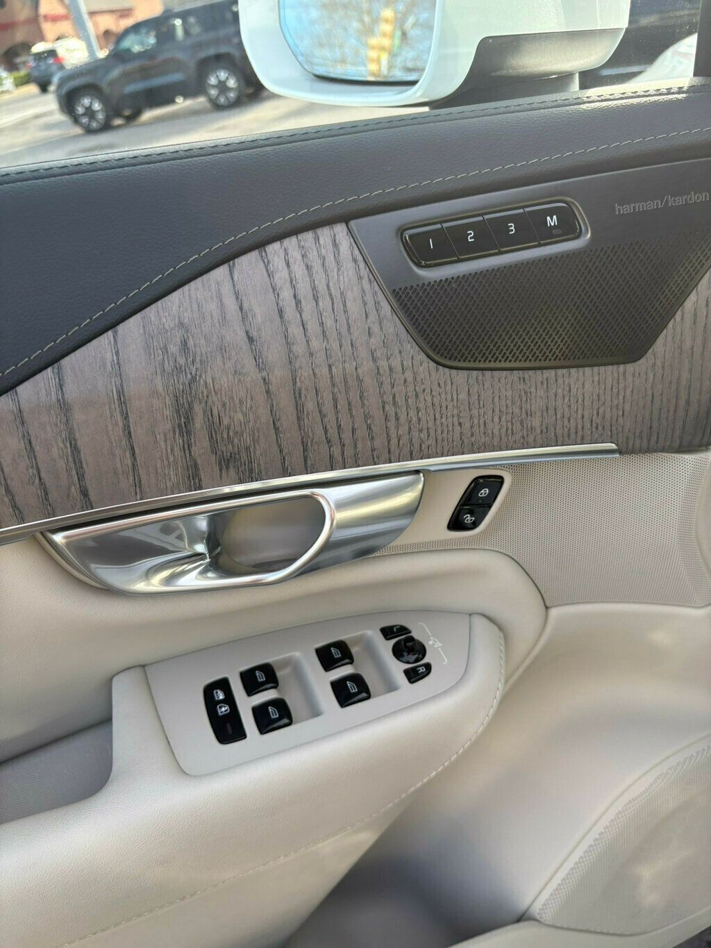 2024 Volvo XC90 MSRP$70595/B6/Ultimate/HeadsUpDisplay/Heated&CooledSeats/NAV - 22964555 - 16