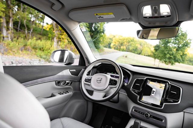 2024 Volvo XC90 MSRP$73410/B6-Ultimate/2RowCaptains/LoungePkg/HeadsUpDisplay - 23081963 - 11