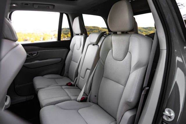2024 Volvo XC90 MSRP$73410/B6-Ultimate/2RowCaptains/LoungePkg/HeadsUpDisplay - 23081963 - 16