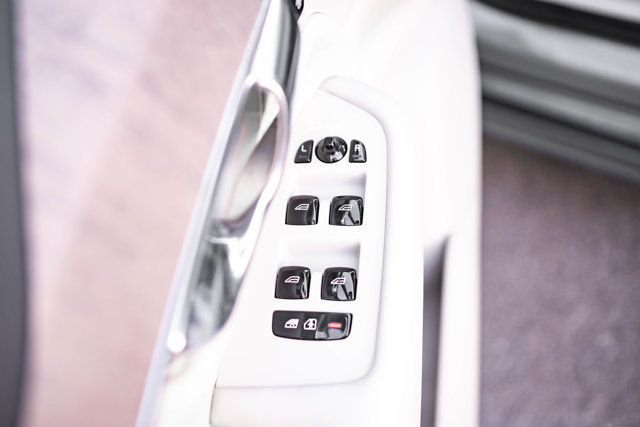 2024 Volvo XC90 MSRP$73410/B6-Ultimate/2RowCaptains/LoungePkg/HeadsUpDisplay - 23081963 - 20