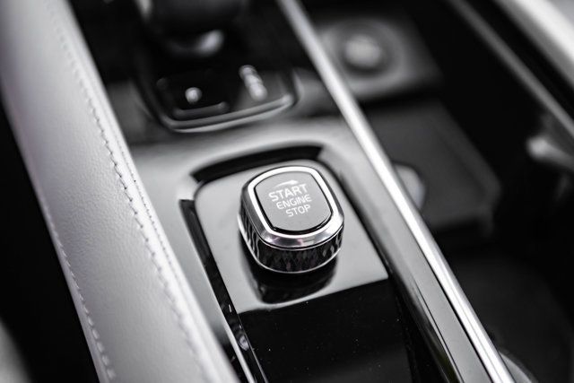 2024 Volvo XC90 MSRP$73410/B6-Ultimate/2RowCaptains/LoungePkg/HeadsUpDisplay - 23081963 - 26