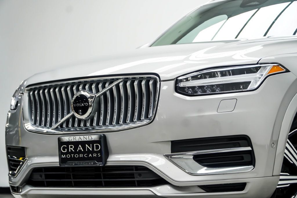 Volvo XC90 photo 2