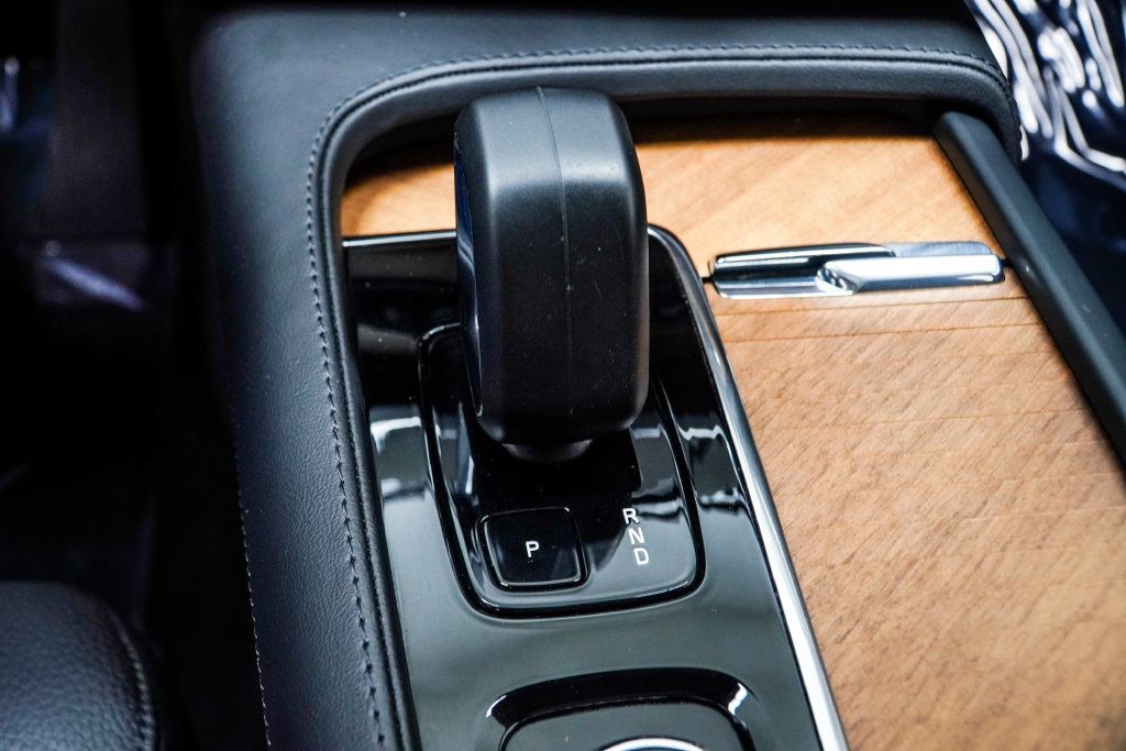 Volvo XC90 photo 24