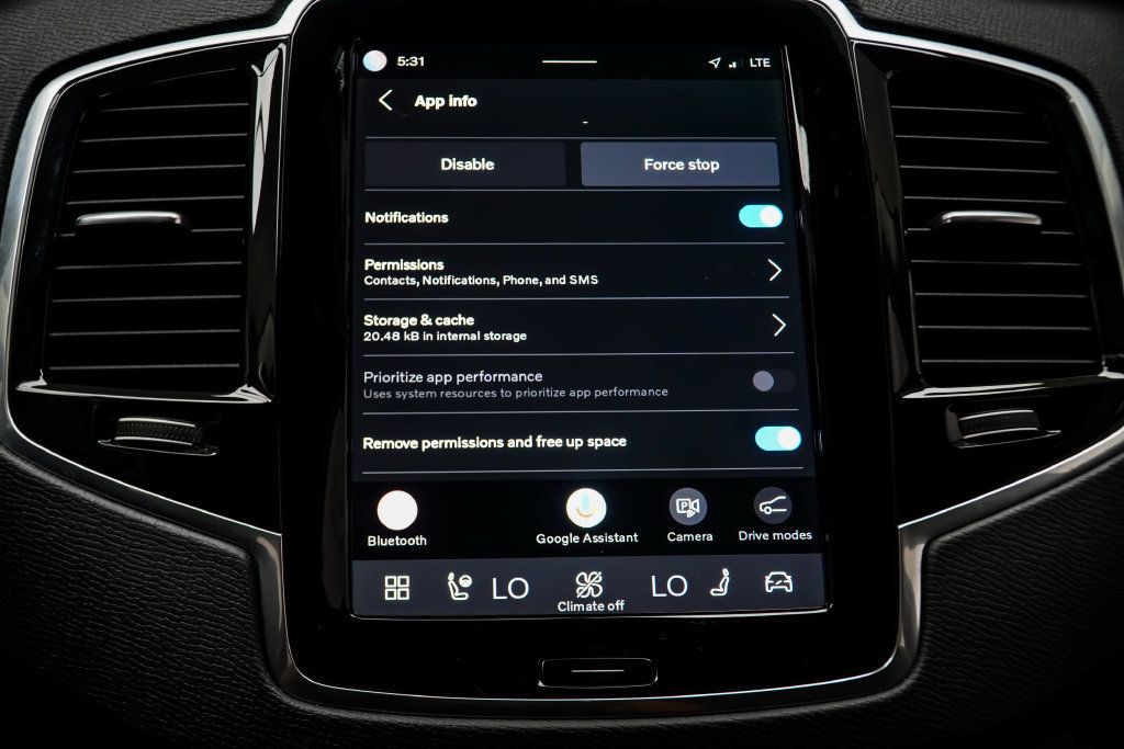 Volvo XC90 photo 25