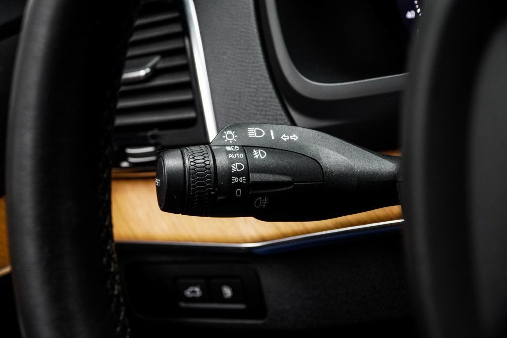 Volvo XC90 photo 34