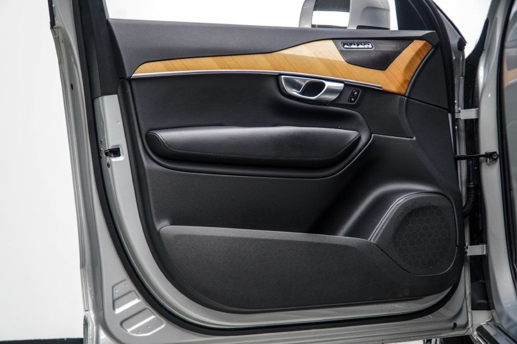Volvo XC90 photo 36