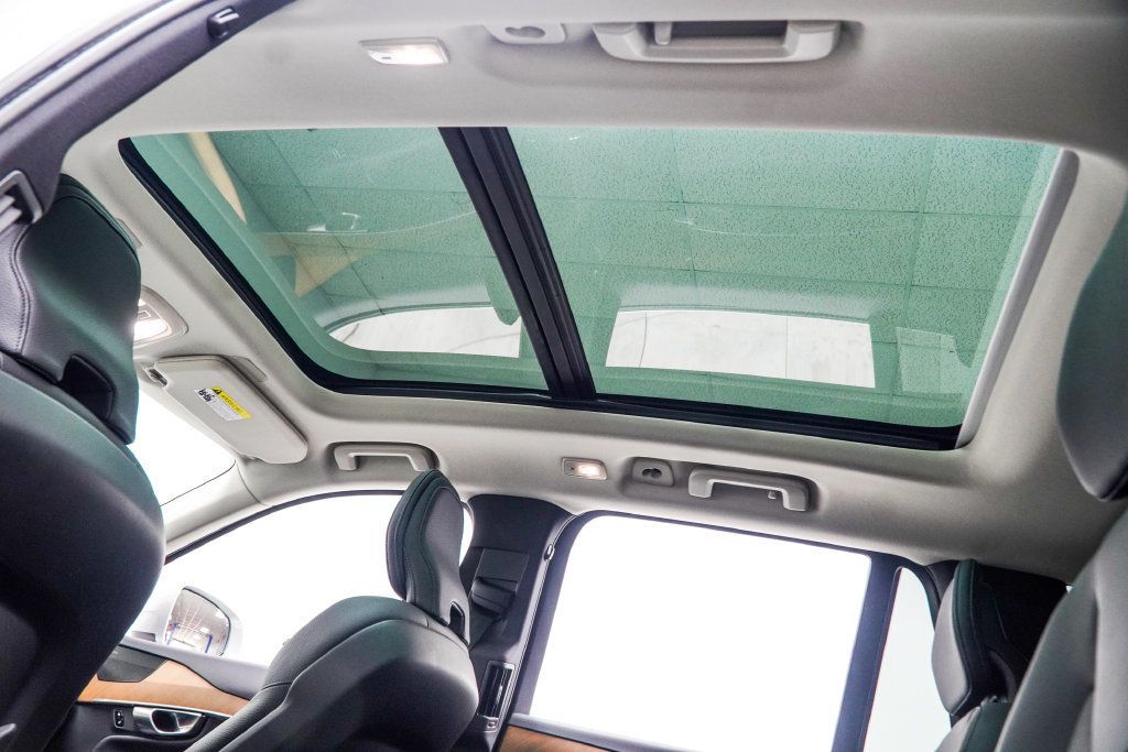 Volvo XC90 photo 43