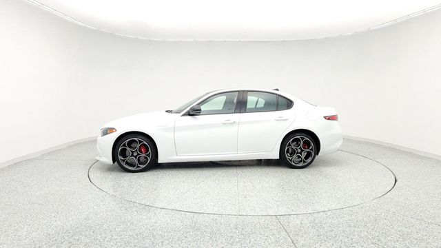 2025 Alfa Romeo Giulia AWD with Veloce Package, 19'' Wheels & Sunroof - 22955655 - 7