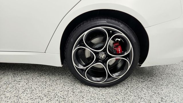 2025 Alfa Romeo Giulia AWD with Veloce Package, 19'' Wheels & Sunroof - 22955655 - 8