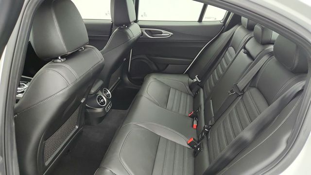 2025 Alfa Romeo Giulia AWD with Veloce Package, 19'' Wheels & Sunroof - 22955655 - 21