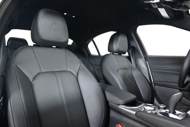 2025 Alfa Romeo Giulia Base - 23036322 - 15
