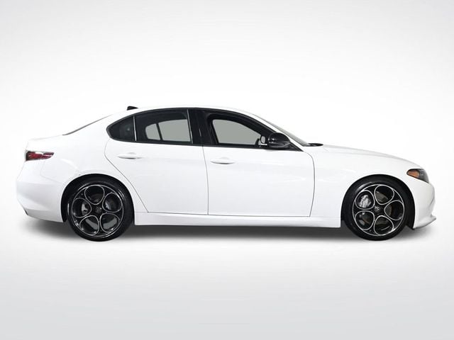 2025 Alfa Romeo Giulia Base - 23036322 - 5