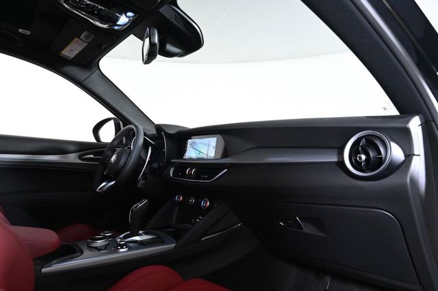 2025 Alfa Romeo Stelvio Base - 23026375 - 14