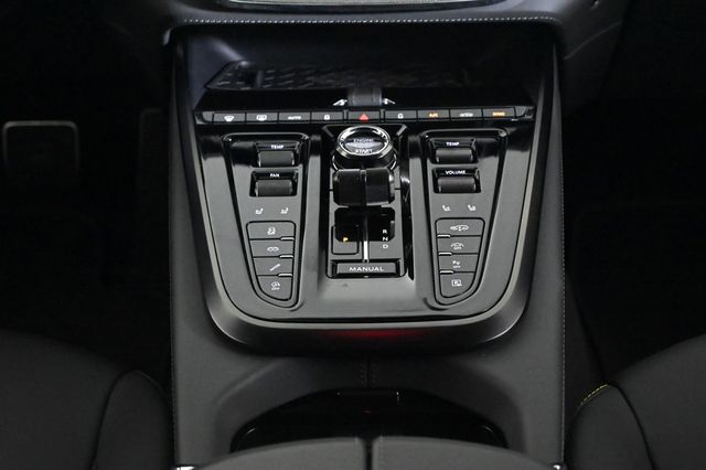 2025 Aston Martin DBX 707 - 22966426 - 13