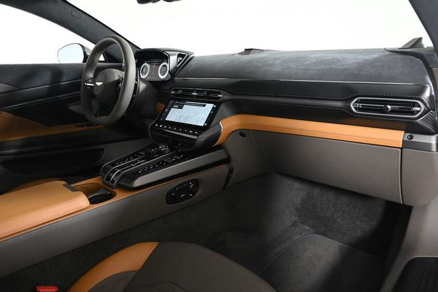 2025 Aston Martin Vanquish V12 - 22957360 - 19