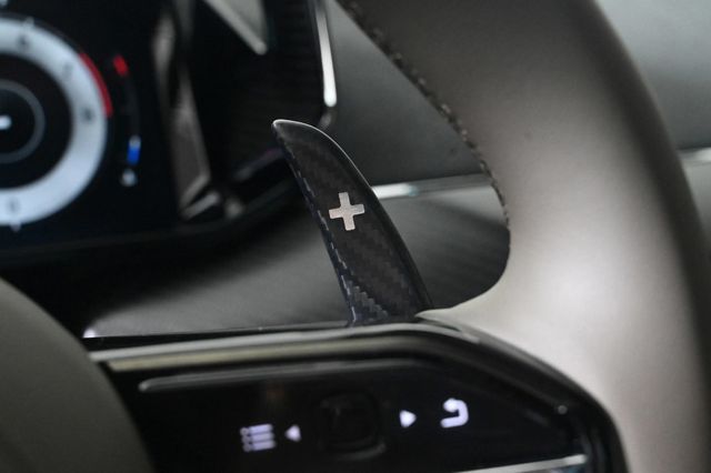 2025 Aston Martin Vanquish V12 - 22957360 - 23