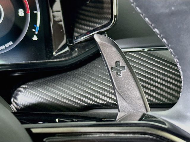 2025 Aston Martin Vanquish V12 - 23072520 - 17