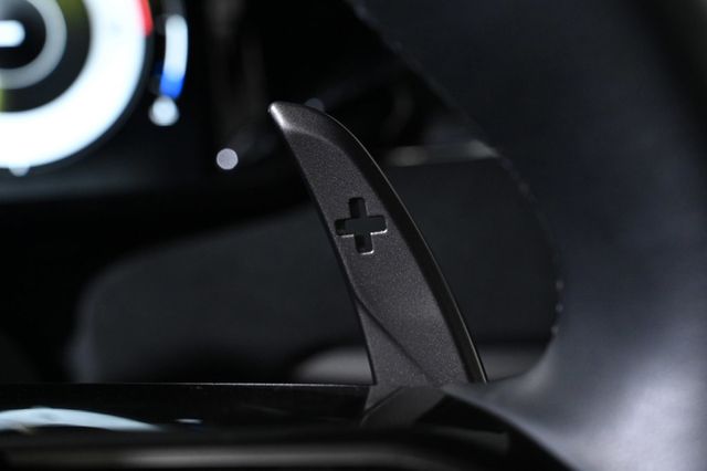 2025 Aston Martin Vantage Coupe - 22975162 - 21