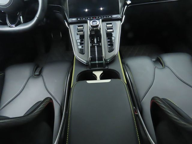 2025 Aston Martin Vantage Coupe - 22951526 - 16