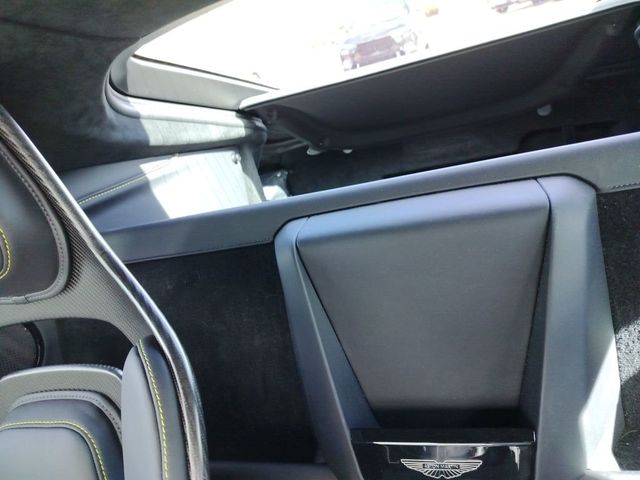 2025 Aston Martin Vantage Coupe - 22951526 - 8