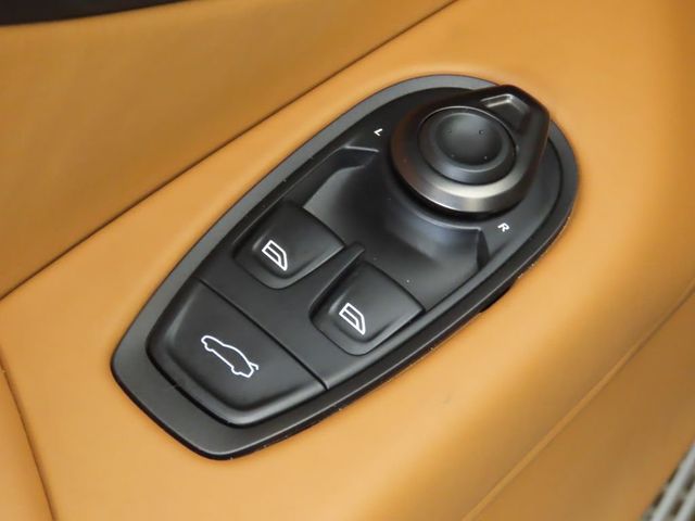 2025 Aston Martin Vantage Coupe - 22982466 - 21