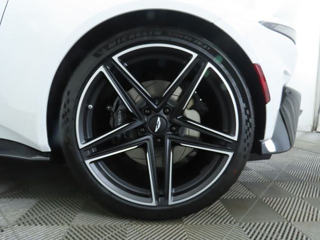 2025 Aston Martin Vantage Coupe - 22984351 - 28