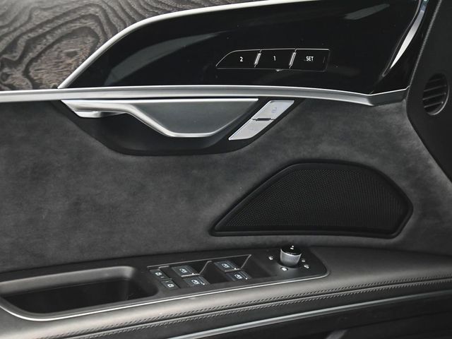 2025 Audi A8 L 55 - 23027238 - 8