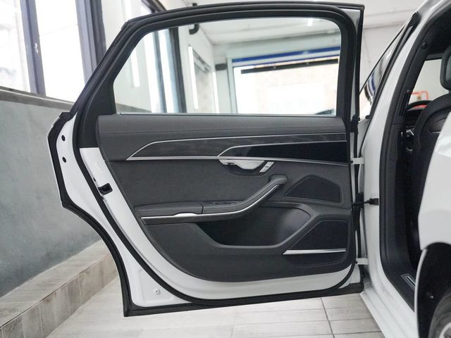 2025 Audi A8 L 55 TFSI quattro - 23077116 - 11