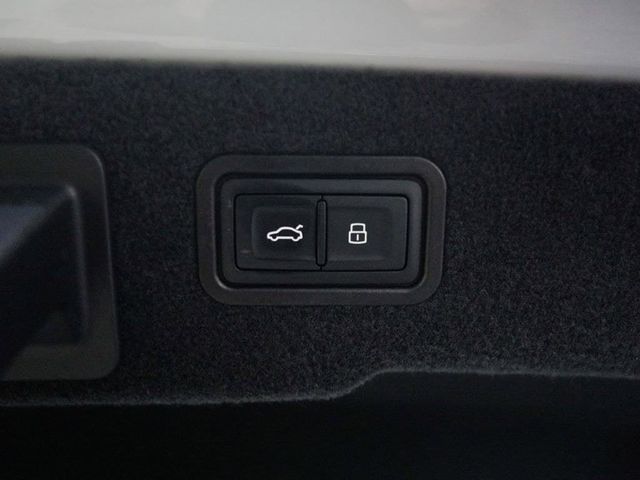 2025 Audi A8 L 55 TFSI quattro - 23077116 - 44