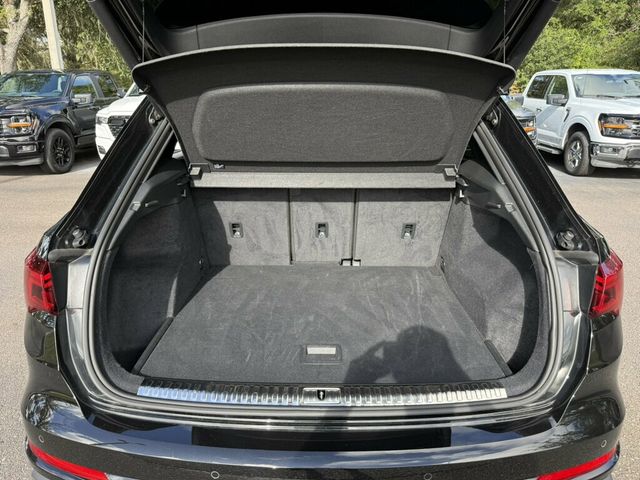 2025 Audi Q3 S line Premium 45 TFSI quattro - 23070821 - 8