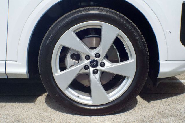 2025 Audi Q5 MSRP$64465/PrestigePkg/PanoramicSunroof/Heated&CooledSeats - 23000900 - 53