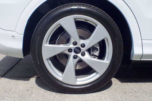 2025 Audi Q5 MSRP$64465/PrestigePkg/PanoramicSunroof/Heated&CooledSeats - 23000900 - 56