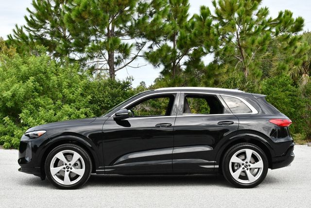 2025 Audi Q5 Prestige 2.0 TFSI quattro W/20" Wheel Package - 23072356 - 27
