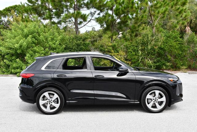2025 Audi Q5 Prestige 2.0 TFSI quattro W/20" Wheel Package - 23072356 - 30