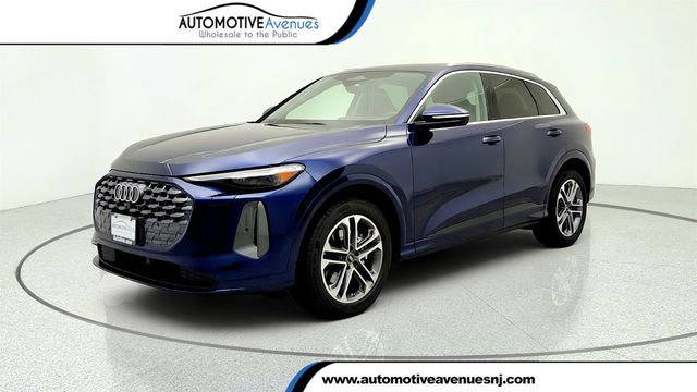 2025 Audi Q5 Prestige 2.0 TFSI quattro w/ Trailer Hitch - 23030438 - 0