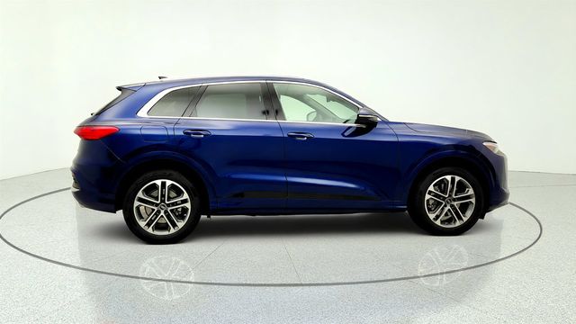 2025 Audi Q5 Prestige 2.0 TFSI quattro w/ Trailer Hitch - 23030438 - 3